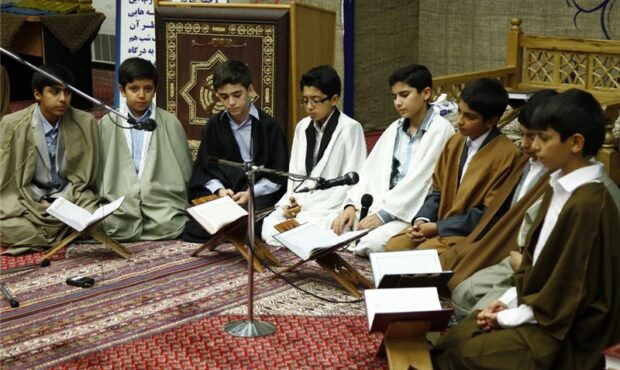 اجرای تلاوت تیم ملی قاریان نوجوان در حرم حضرت معصومه(س) اجرای تلاوت تیم ملی قاریان نوجوان در حرم حضرت معصومه(س)