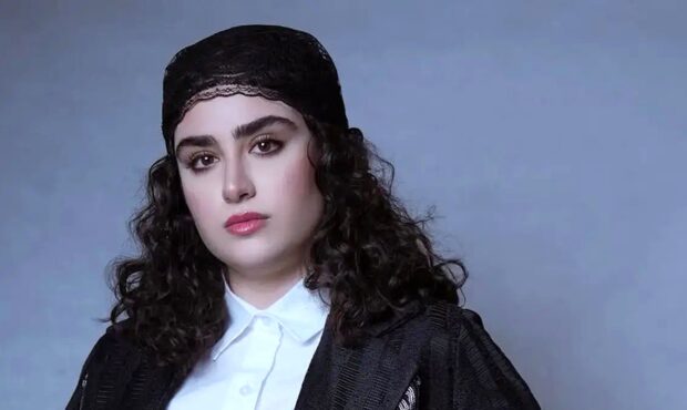 تصاویر؛ هانیه غلامی با تیپ خاص “توری و ریشه‌دار”