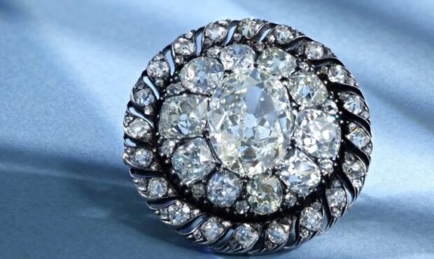 جواهر «ناپلئون» حراج می‌شود – ایسنا