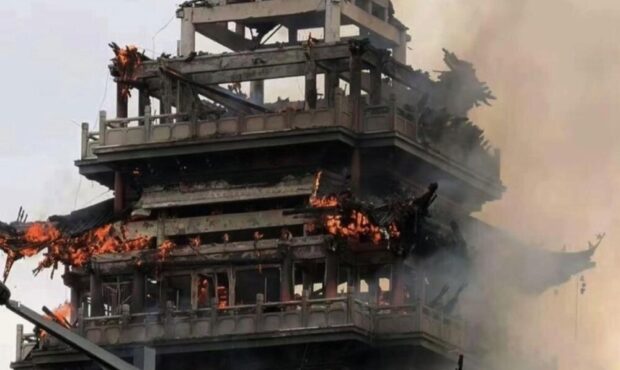 معبد ۱۵۰۰ ساله چین در آتش سوخت