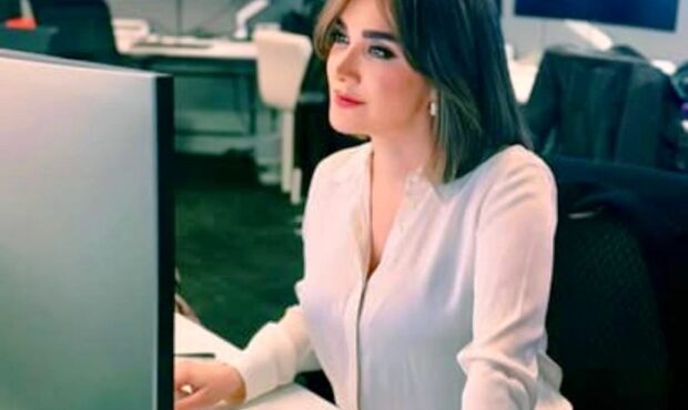 بیوگرافی نیوشا صارمی مجری که عکسهای خیلی شخصی و خلوت خصوصیاش هک شد بیوگرافی نیوشا صارمی مجری که عکسهای خیلی شخصی و خلوت خصوصیاش هک شد