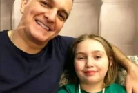 رونمایی از دختر زیبا و موطلایی بیژن بنفشه خواه، شوهر جراح خانم شیرزاد سریال ساختمان پزشکان/ دخترش چقدر شبیه اروپایی هاست