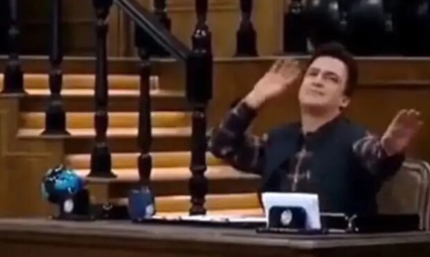 فیلم آواز شاد / حرکات موزون و شیطونی حامد آهنگی با آهنگ عربی که هی توبه میکنه باز میره