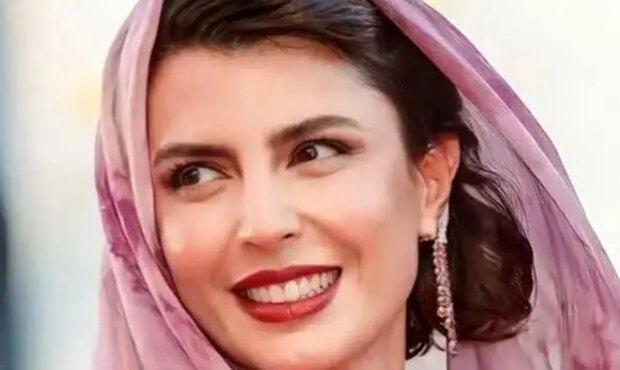 عکس ها / طراحی خلاقانه فضای داخلی خانه لیلا حاتمی / تلفیقی از سادگی، عشق و مدرنیته با مبلمان سفید، آباژور رومیزی و کتابخانه بزرگ … عکس ها / طراحی خلاقانه فضای داخلی خانه لیلا حاتمی / تلفیقی از سادگی، عشق و مدرنیته با مبلمان سفید، آباژور رومیزی و کتابخانه بزرگ …