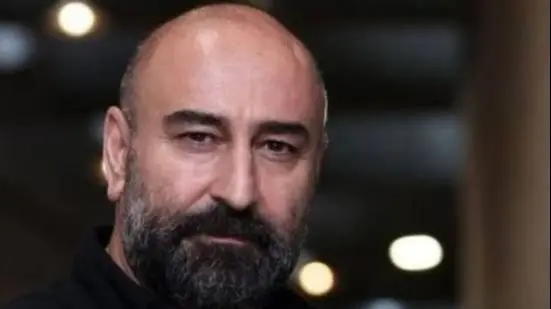 فیلم / روایت جالب مهران احمدی از بازداشت در جوانی؛ همسلول قاتل و قاچاقچی به خاطر ویدئوکلوب! فیلم / روایت جالب مهران احمدی از بازداشت در جوانی؛ همسلول قاتل و قاچاقچی به خاطر ویدئوکلوب!