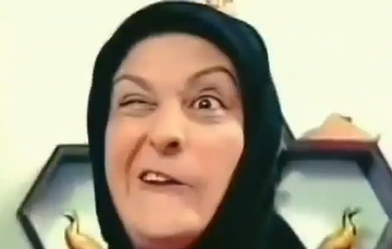 یادی کنیم از خنده دارترین سکانس سریال خانه به دوش: وقتی علی صادقی، گوله نمک سینمای ایران، لج مریم امیرجلالی رو درمیاره 🤣