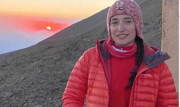 نگاهی به تیپ و استایل بازیگرانی که به قله دماوند صعود کردند/ سارا بهرامی، نگار جواهریان، حامد کمیلی، سپیده خداوردی، آرام جعفری و… نگاهی به تیپ و استایل بازیگرانی که به قله دماوند صعود کردند/ سارا بهرامی، نگار جواهریان، حامد کمیلی، سپیده خداوردی، آرام جعفری و…