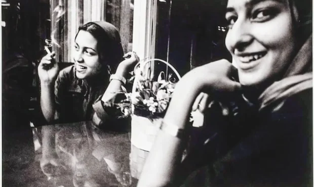 افتتاح کافه‌ای در شمال تهران – سال 1380 و تصویر کمتر دیده شده از جوانی حسین امیرعبداللهیان