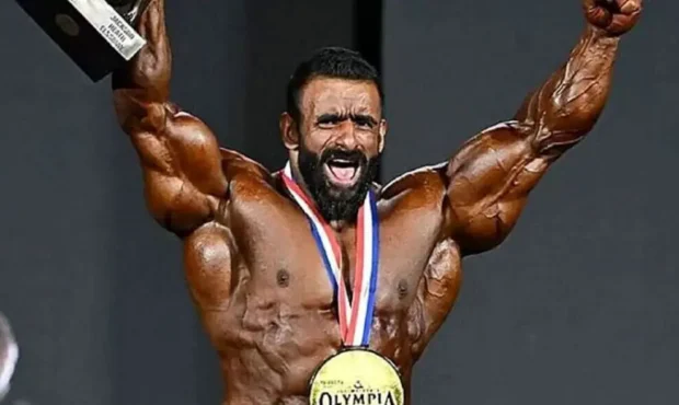 واکنش / هادی چوپان: مادرم ایران شرمندتم، خدا شاهد همه چیز است، قلب پسرت تکه تکه شکسته است از قضاوت ها